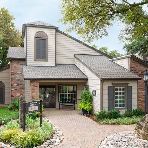 Post Oak Place Image 2