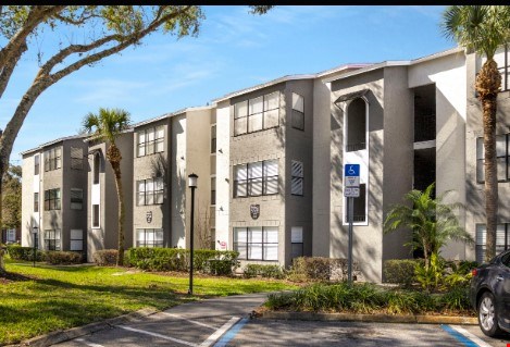 Edge at Lake Lotus Image 1