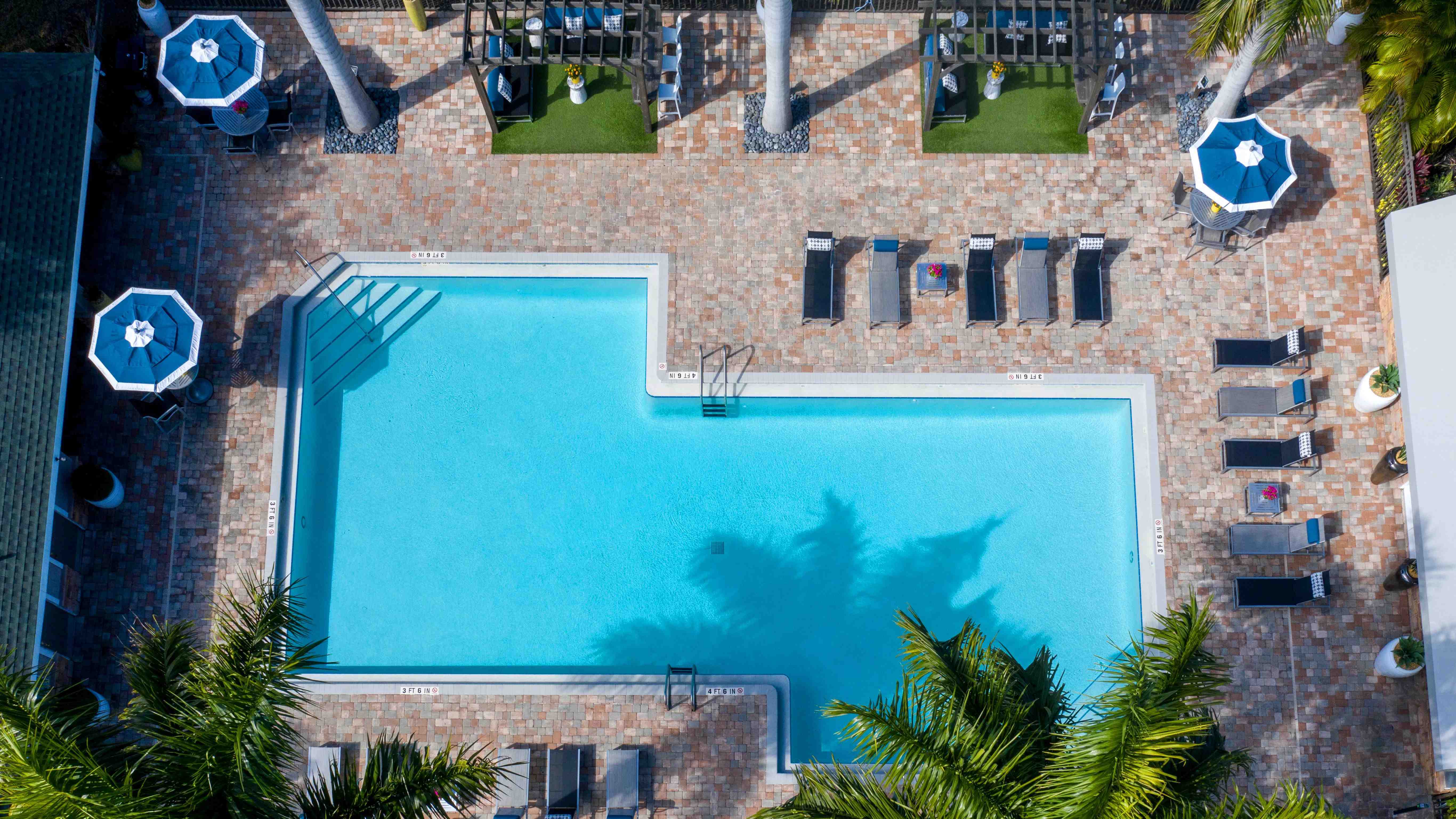  Immerse yourself in pure joy at our sparkling swimming pool and sprawling sundeck. 