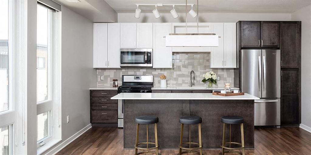 Foundry Lake Street Image 23