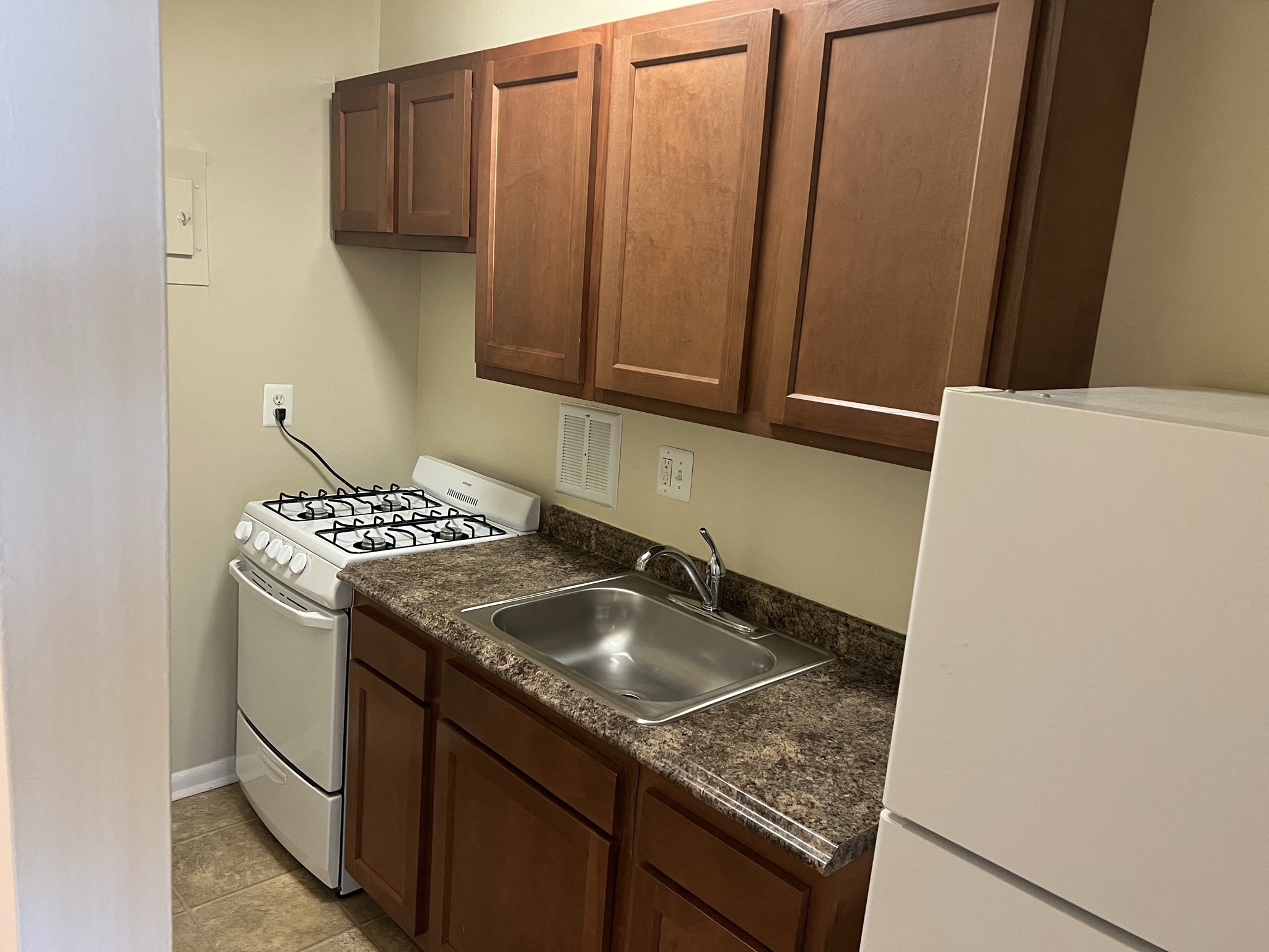 Silver Spring Towers Image 3