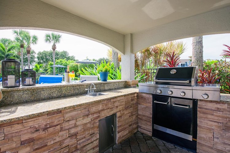 Take advantage of our poolside grill and kitchen to have a cookout with friends.