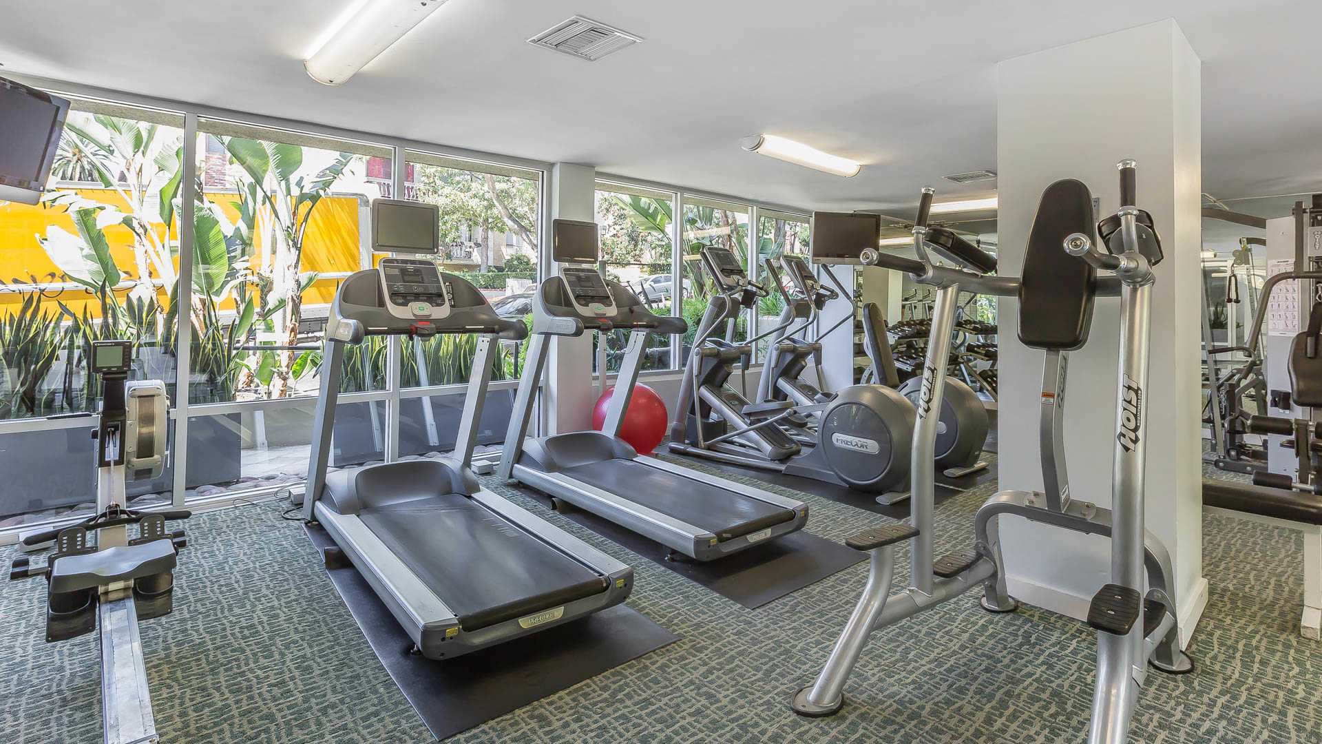 Vantage Hollywood Image 31