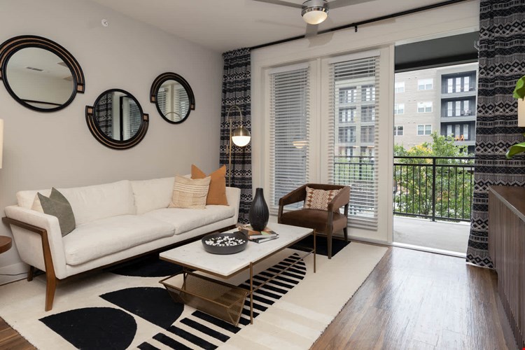 Olivian at the Realm Image 73