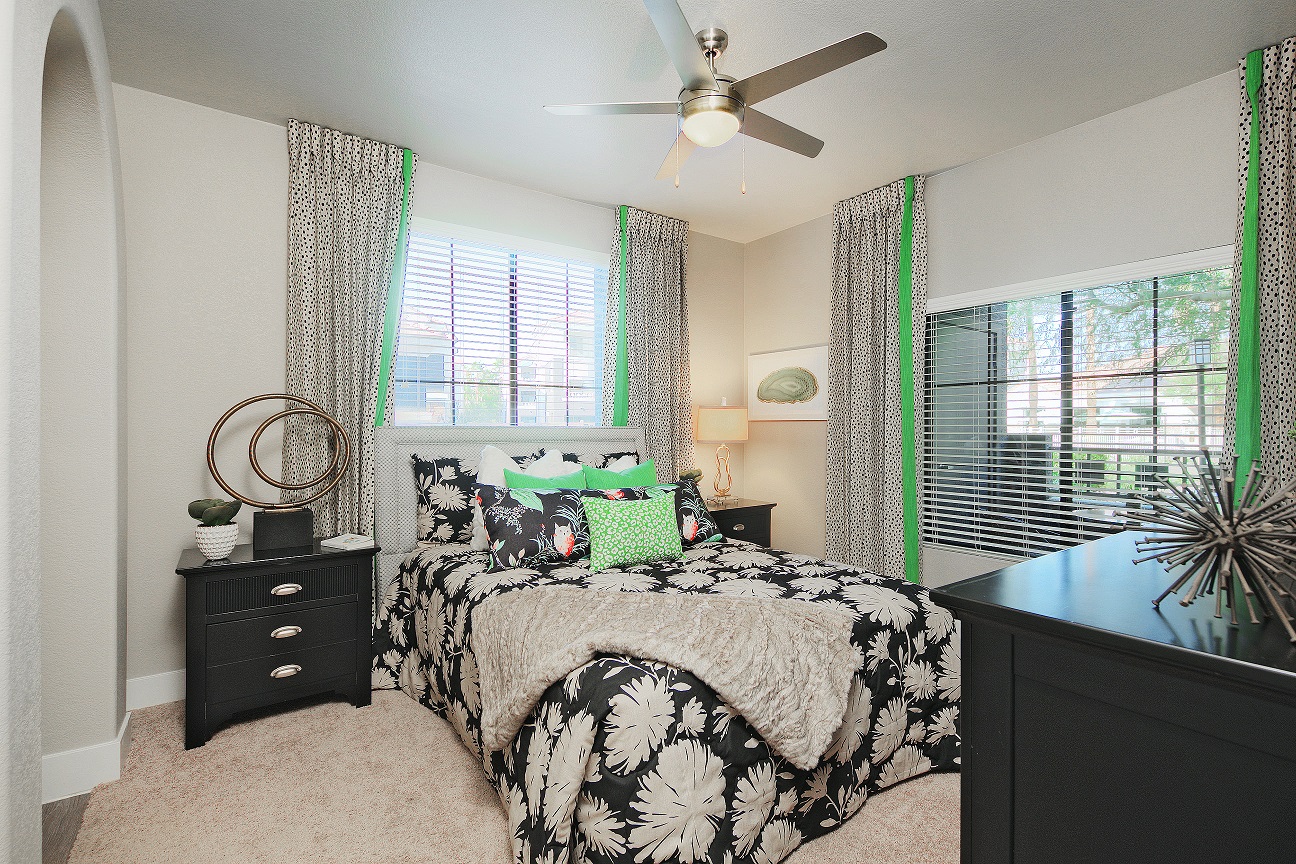 Peoria, AZ Enclave at Arrowhead lake bedroom