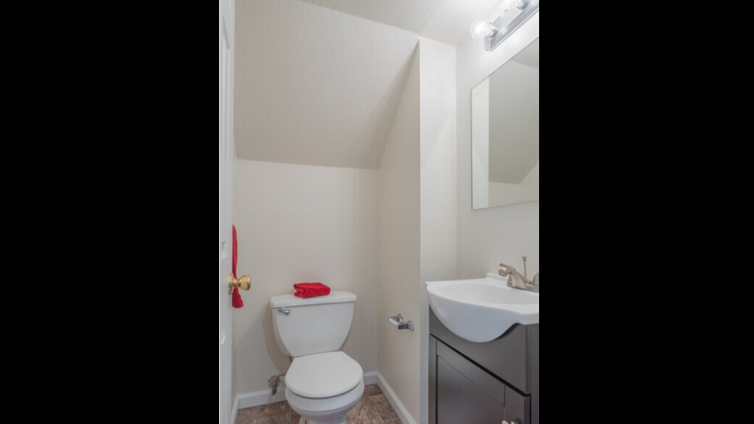 Cambridge Court Townhomes Image 12