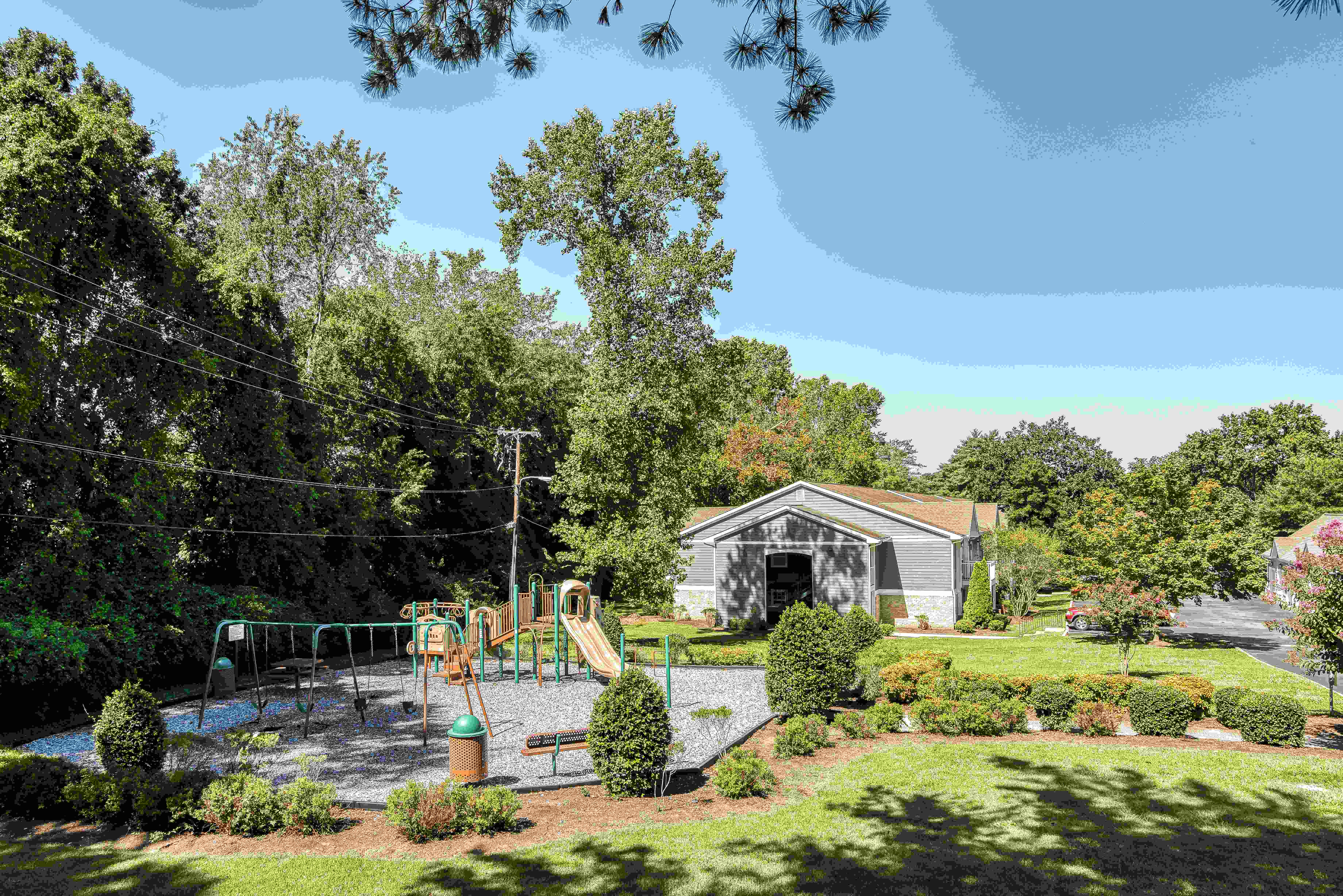 865 Bellevue Apartments Image 4