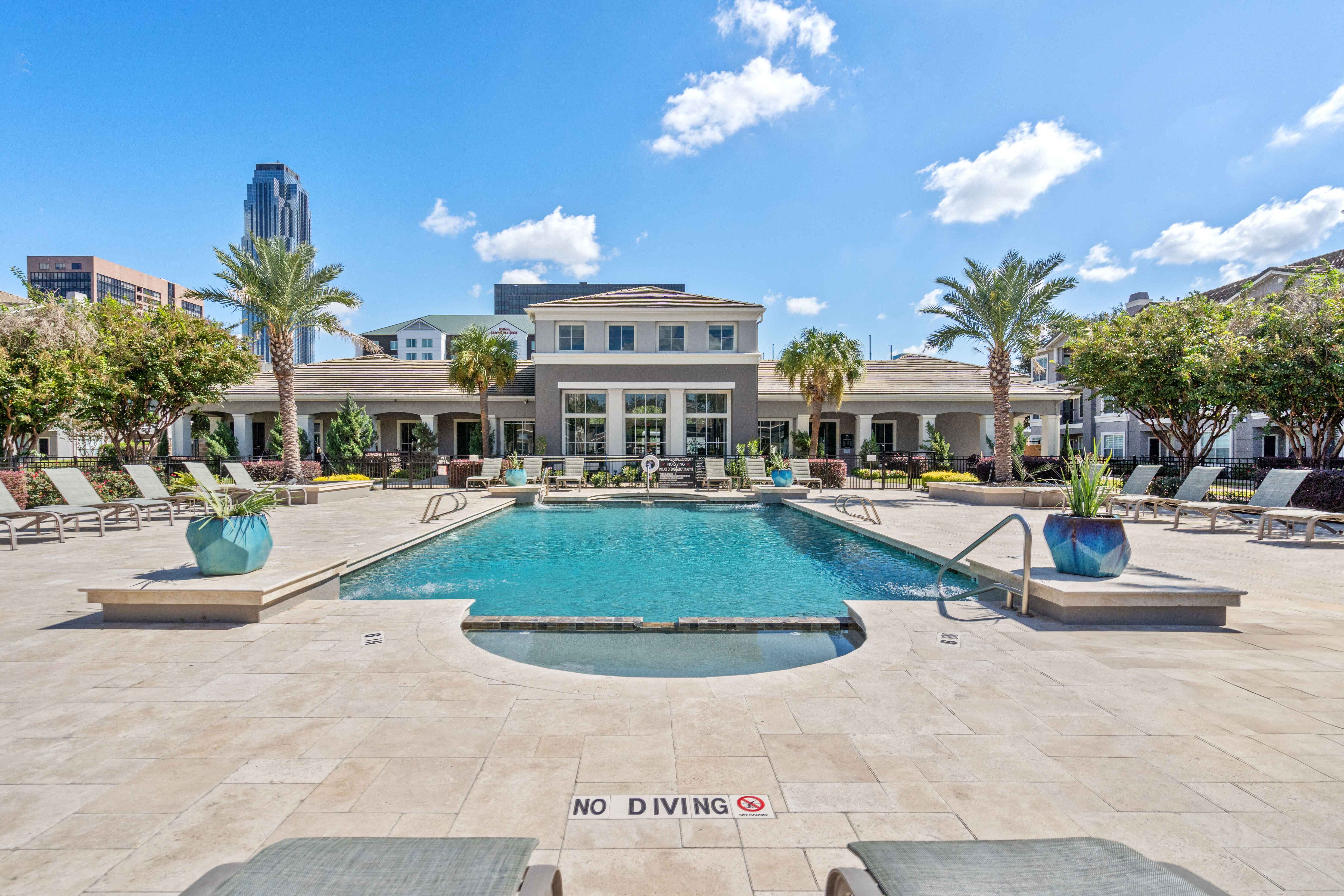 Gables Metropolitan Uptown Image 1