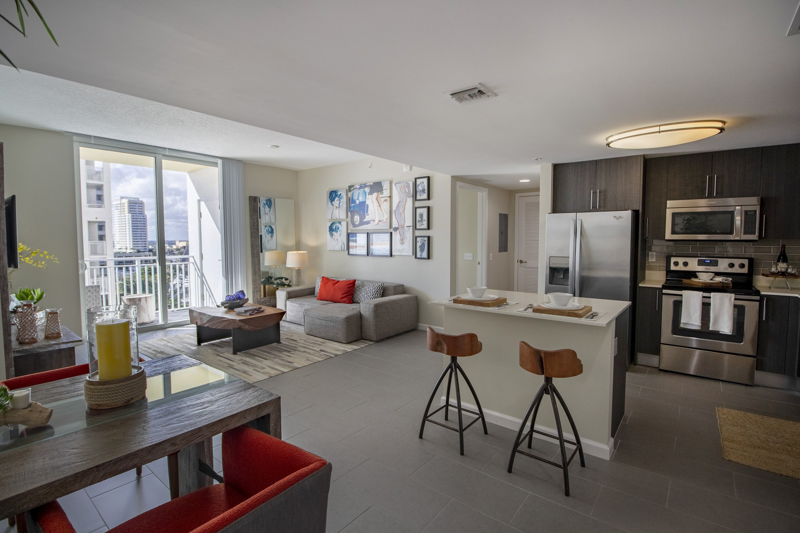 High Rise luxury rental apartments overlooking the New River in Fort Lauderdale, Florida near Las Olas Blvd.