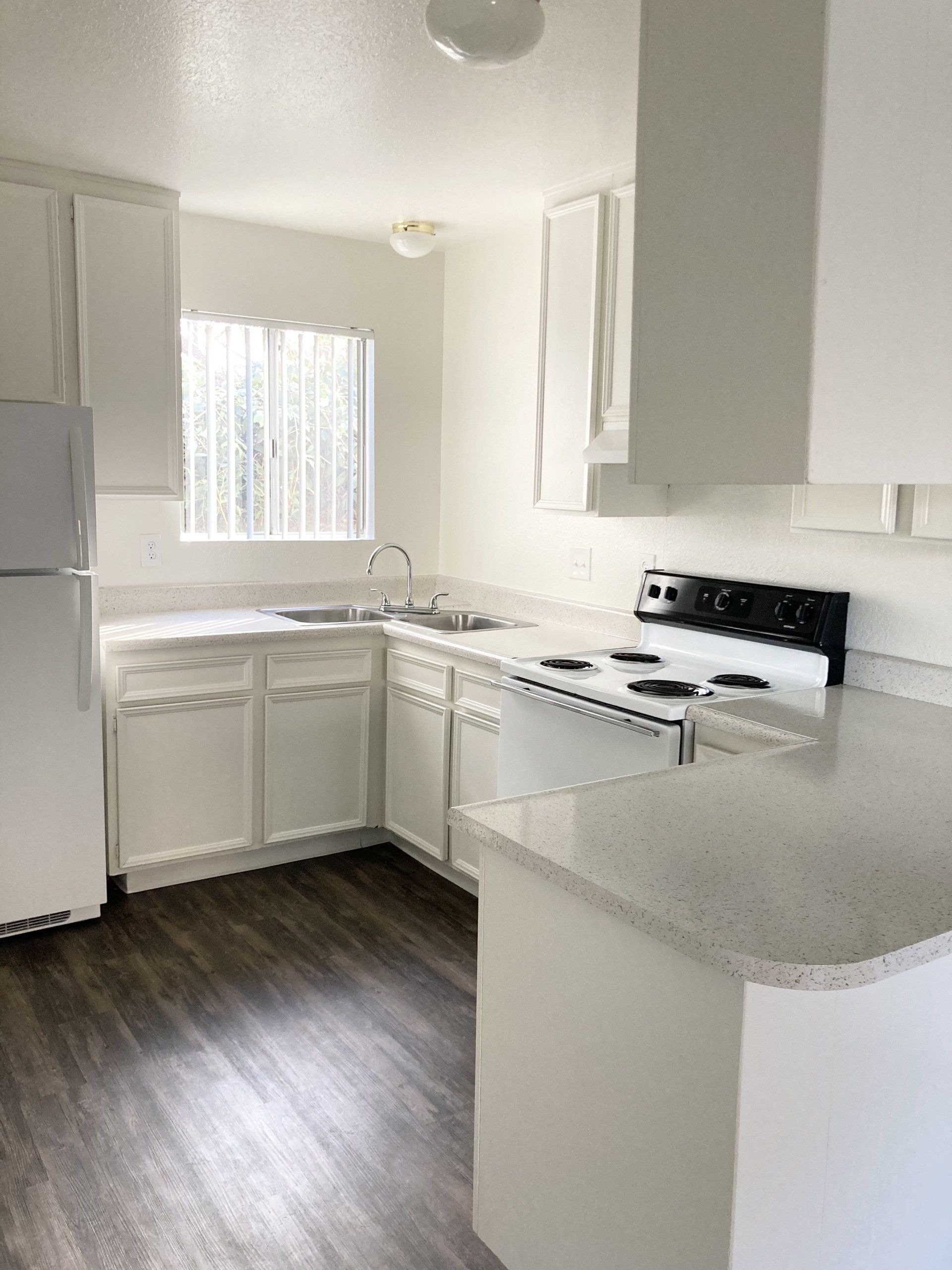 Hemlock Apartments Image 3