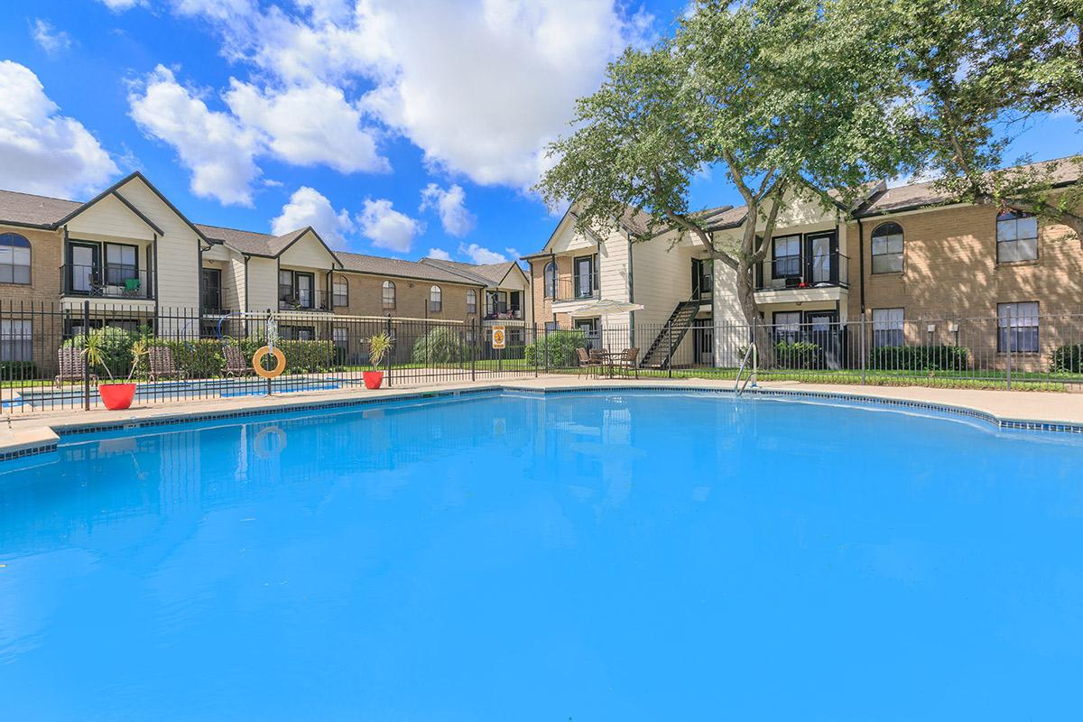 Baypointe Manor Image 1