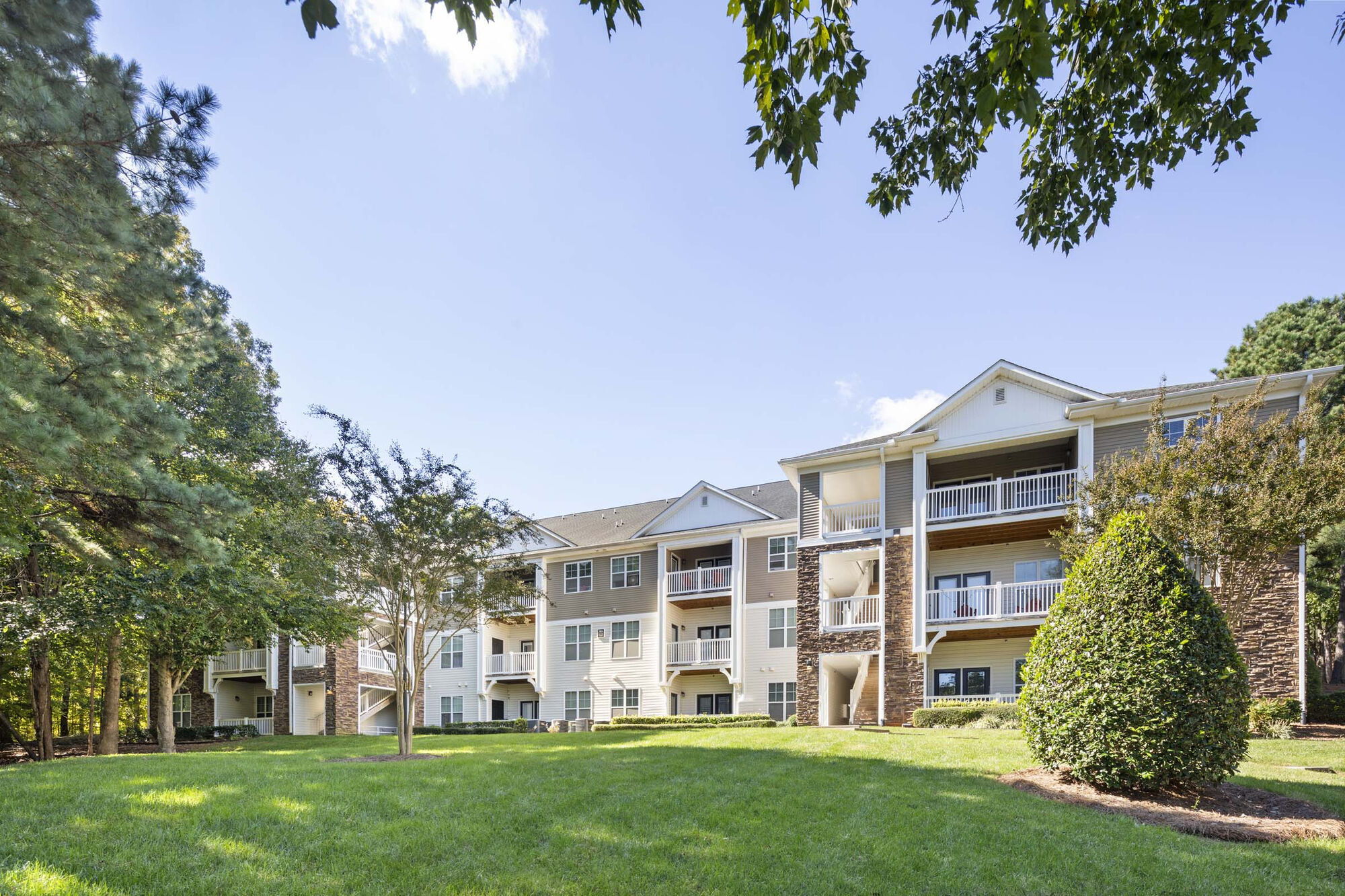 Camden Crest Image 38