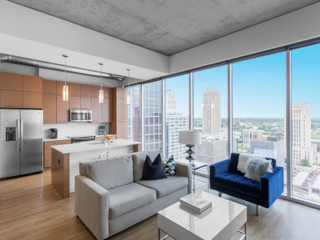 One Light Luxury Apartments Image 17