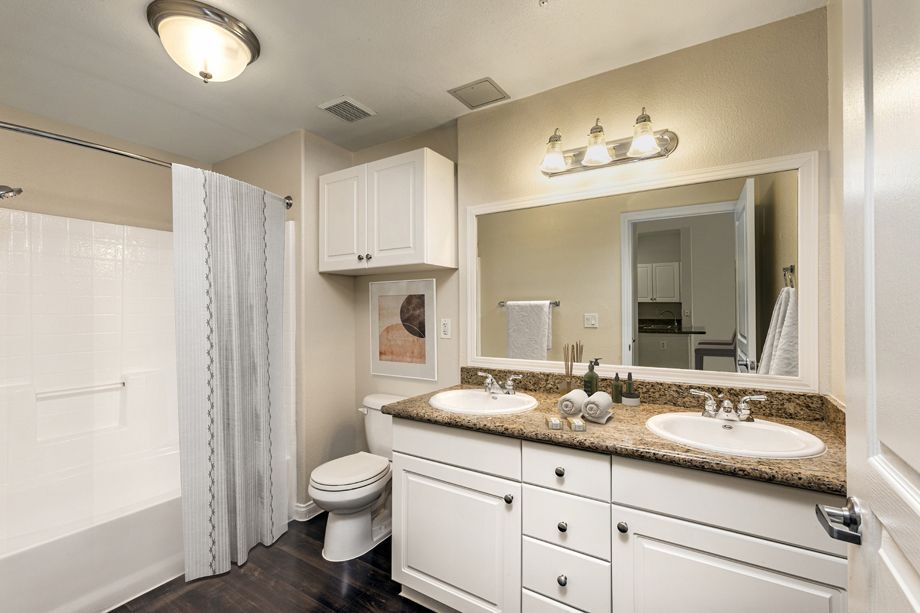 Camden Harbor View Image 12