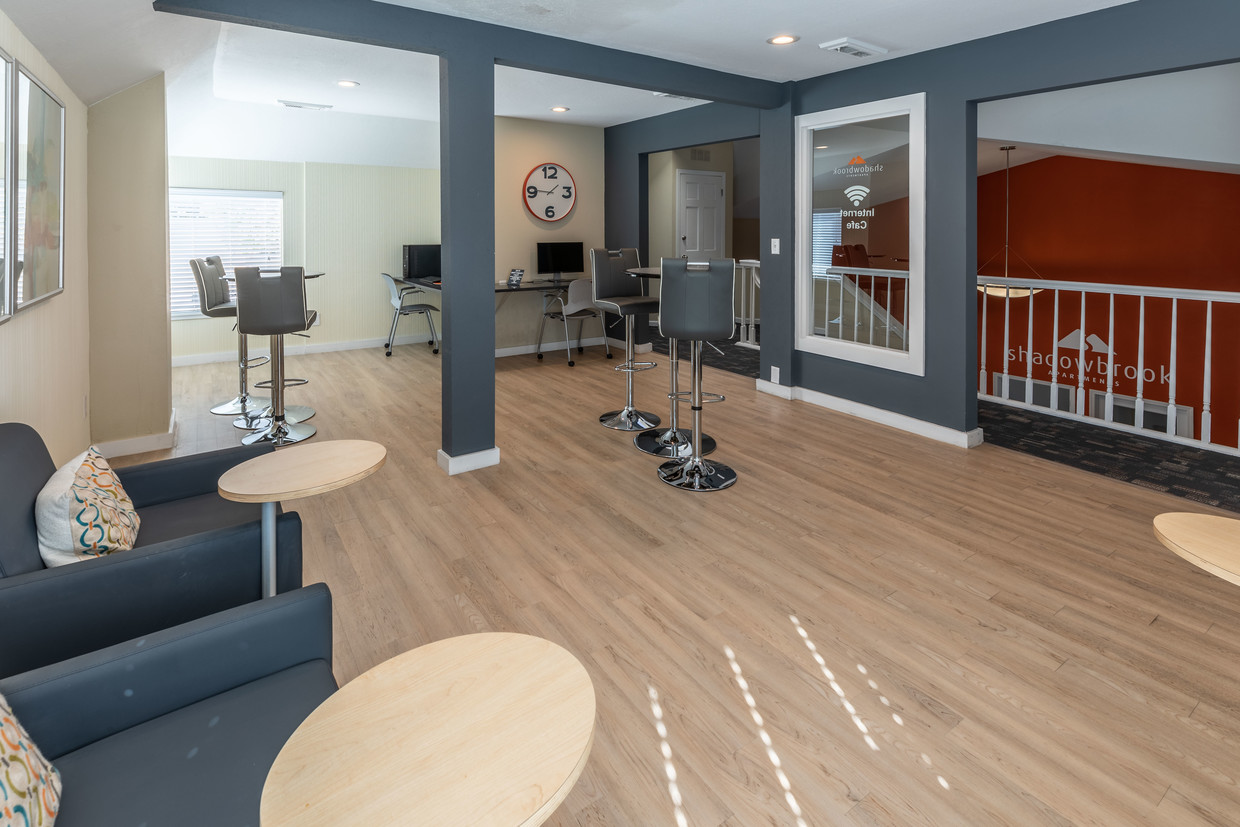 Shadowbrook Apartments Image 12