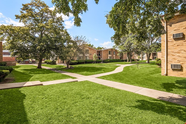 Oakwood Villa Apartments Image 9