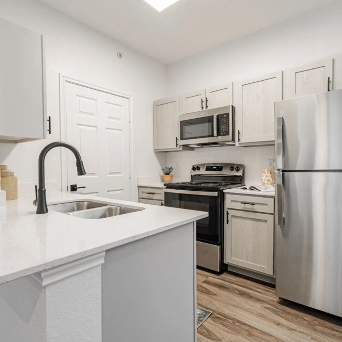 9th Street Apartments Image 5