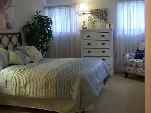 Hunt Club Apartments Image 5