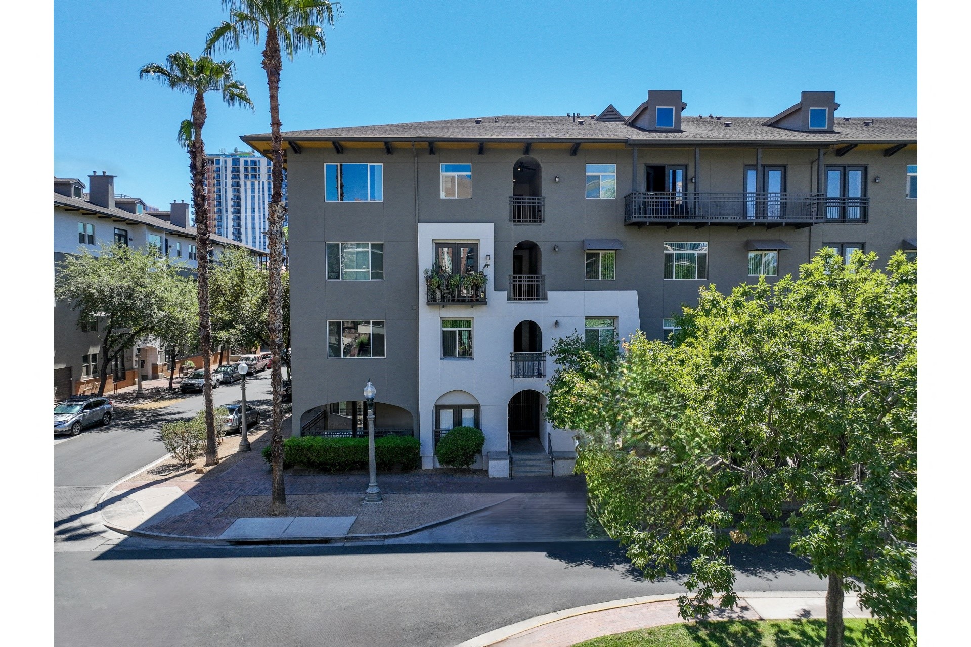 Roosevelt Square Image 32