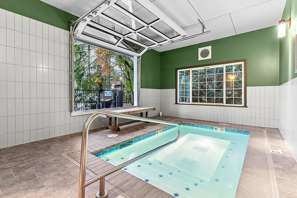 Charter Club Apartments Image 7