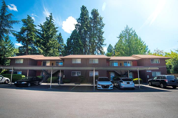 Royal Oaks Apartments Image 6