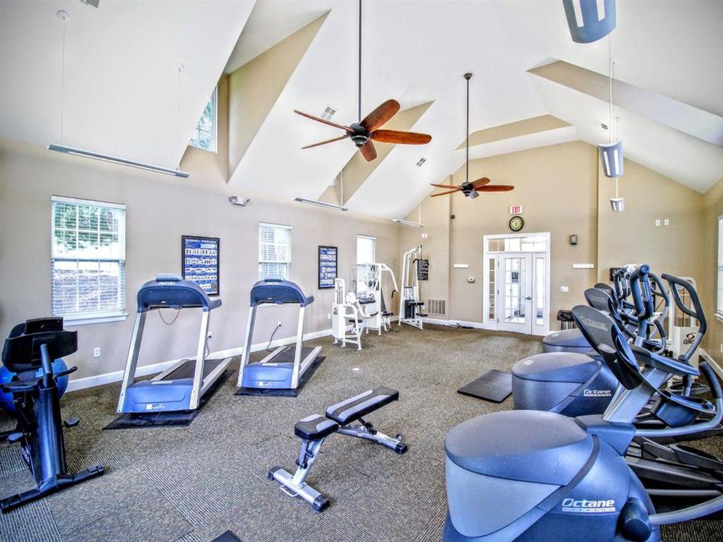 Hunters Pointe Image 19