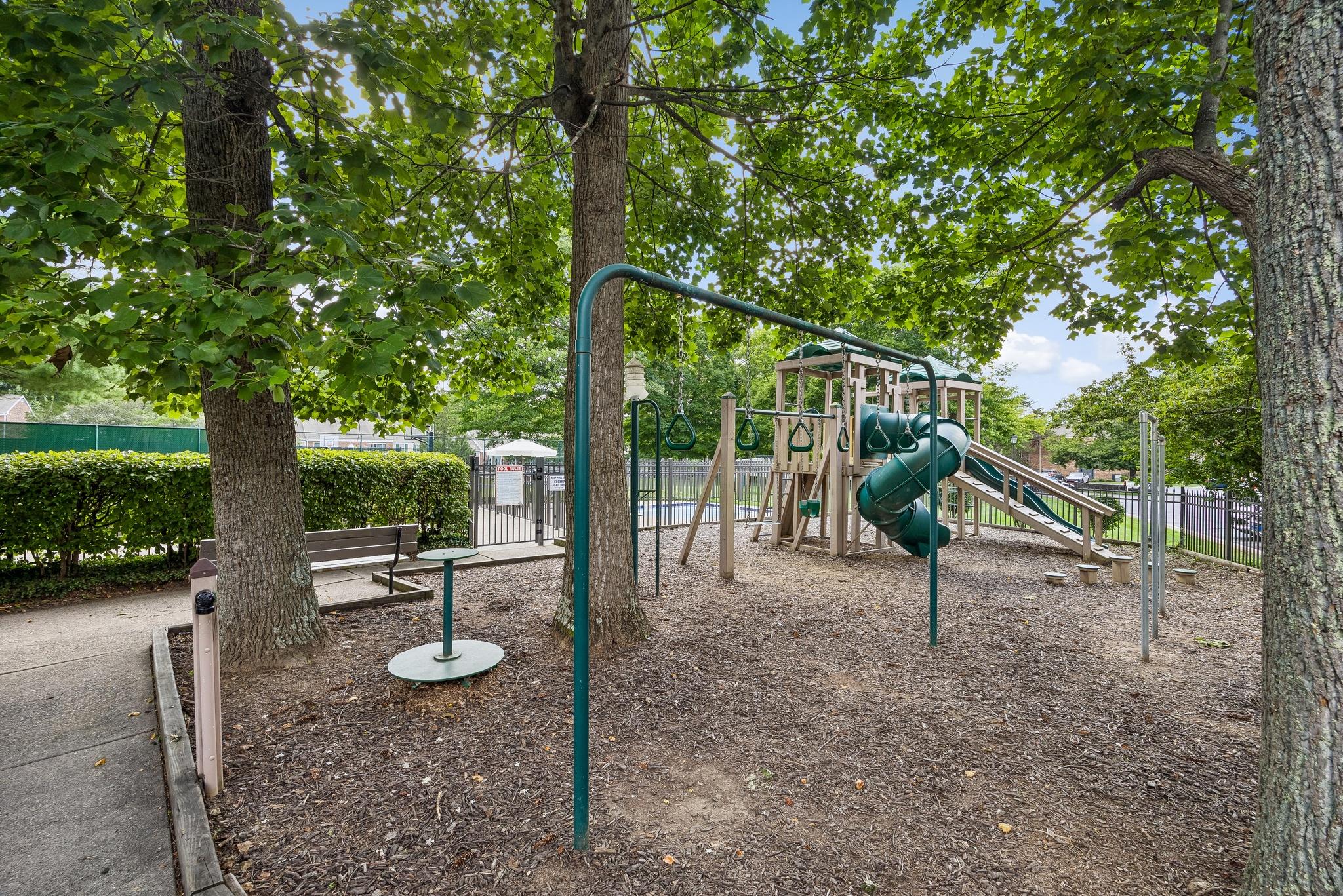 Village of Coldstream Image 45