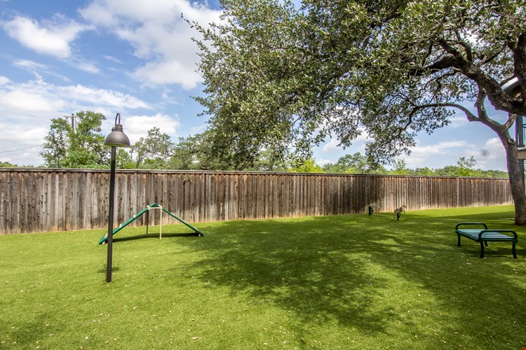 Platinum Shavano Oaks Apartments Image 48