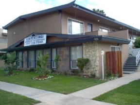 Sallie Lane Courtyard Image 1