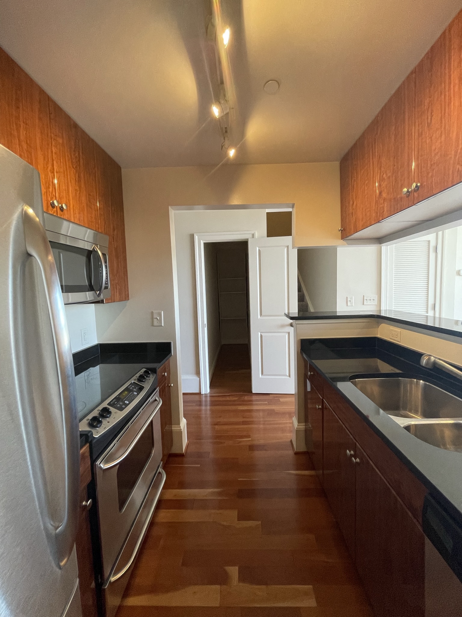 The Apartments at Charles Plaza Image 19