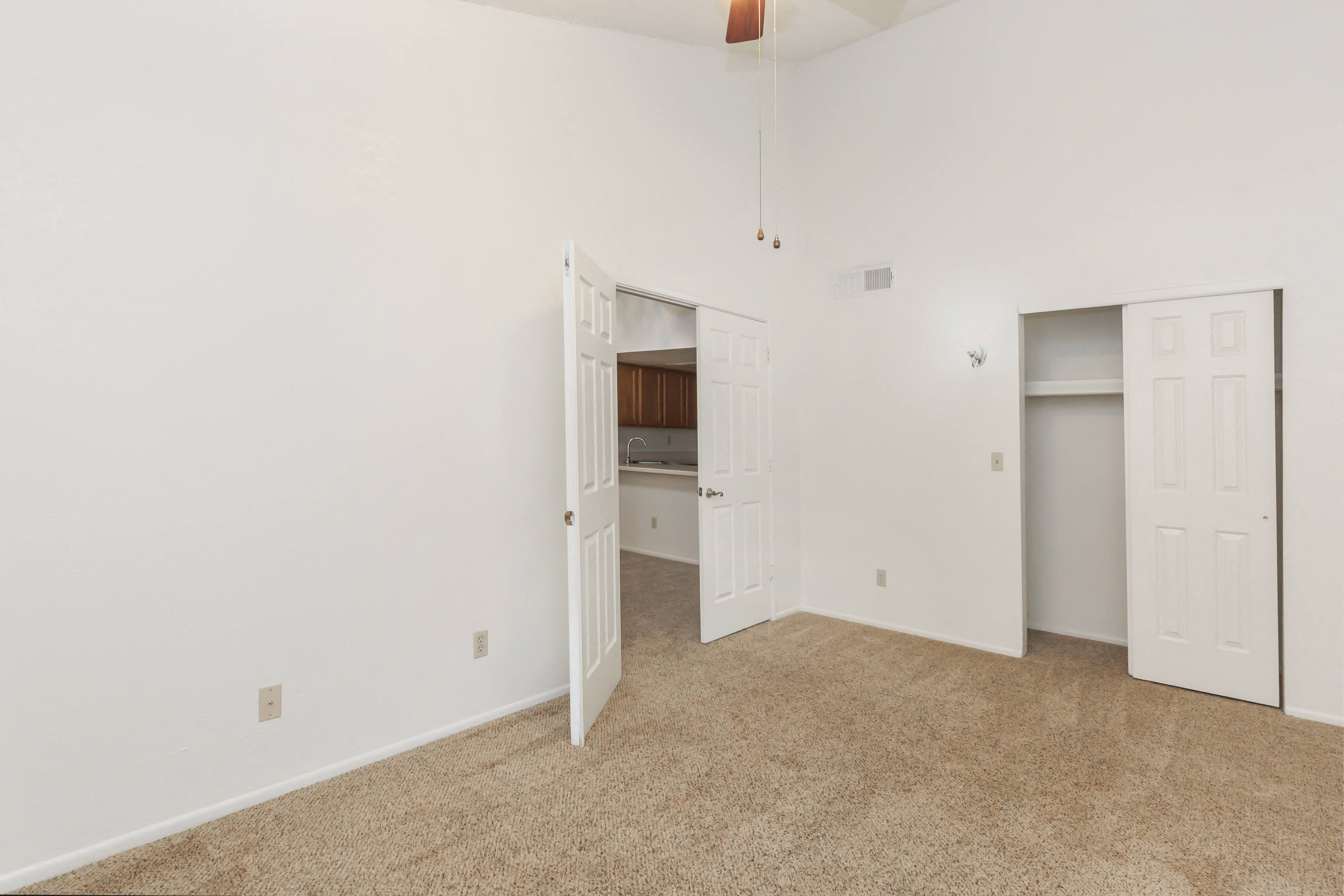 Catalina Crossing Apartments Image 11