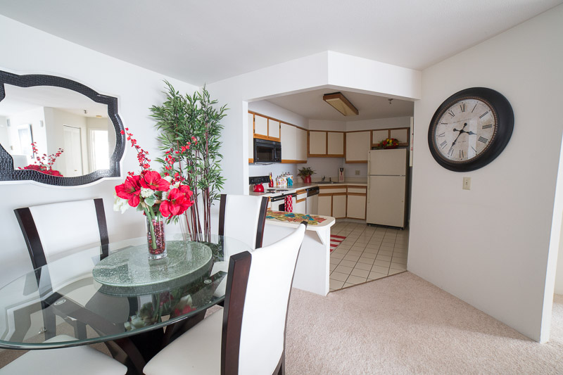 Water's Edge Towers Image 7