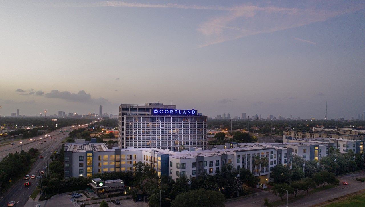 Cortland Halstead Image 4