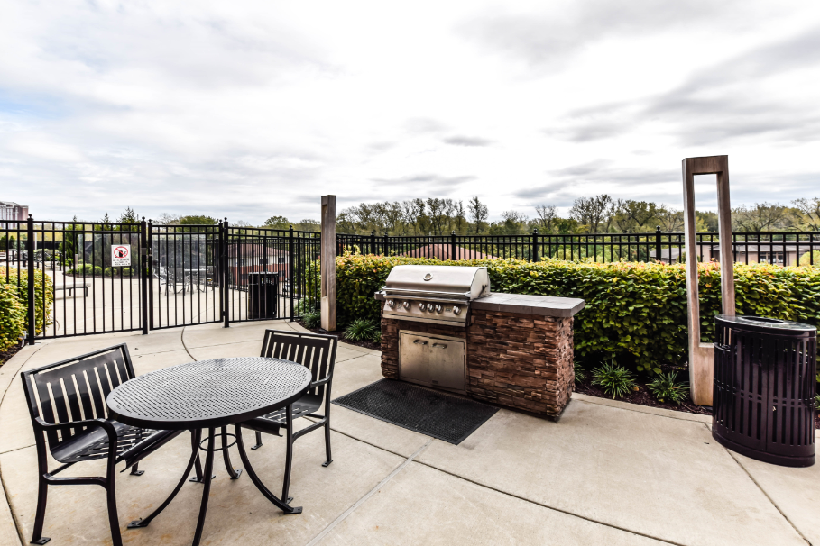 The Residences at the Streets of St Charles Image 4