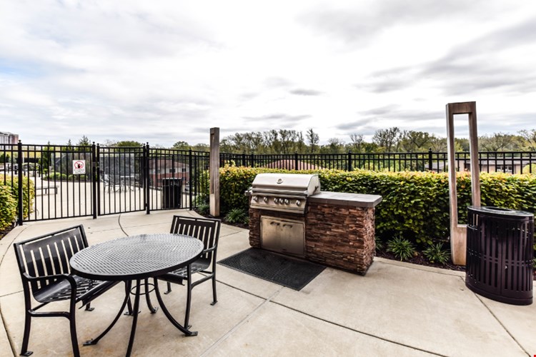 The Residences at the Streets of St Charles Image 4