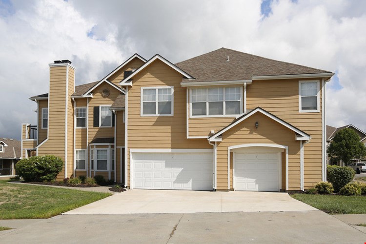 Manor Homes Of Fox Crest Image 4