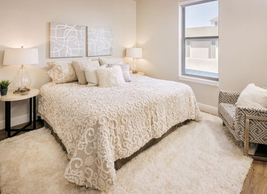 44 West Luxury Living Image 5