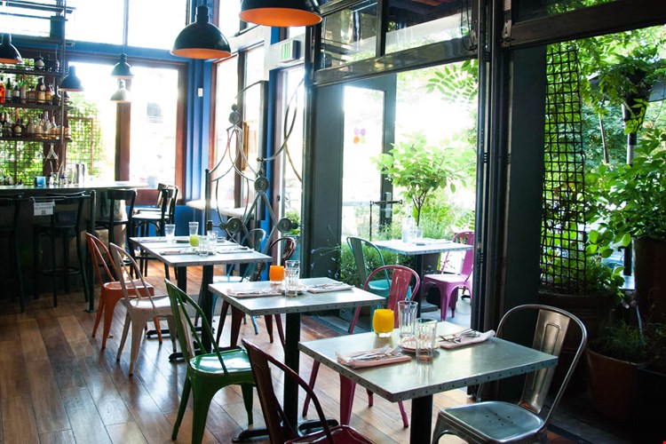 Chloe on Union Image 38