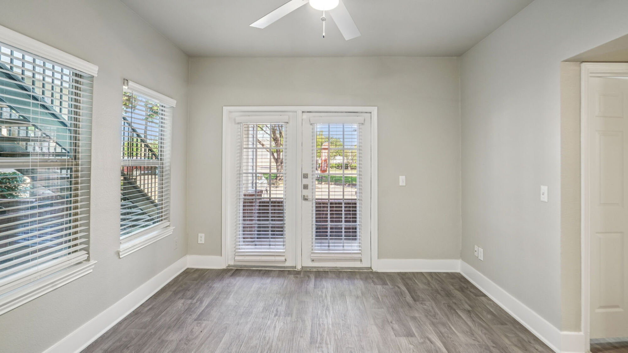 Larkin Apartment Homes Image 97