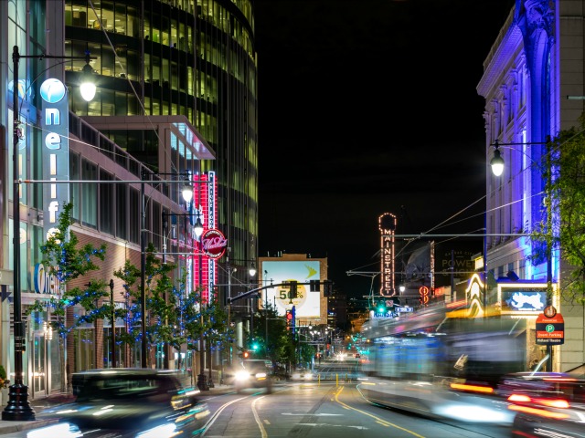 Two Light Luxury Apartments Image 32