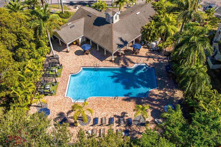 Escape the Florida heat at our resort-style pool, complete with comfortable lounge seating and tropical surroundings. Lounge in style and soak up the Florida sunshine at Meadow Lakes.