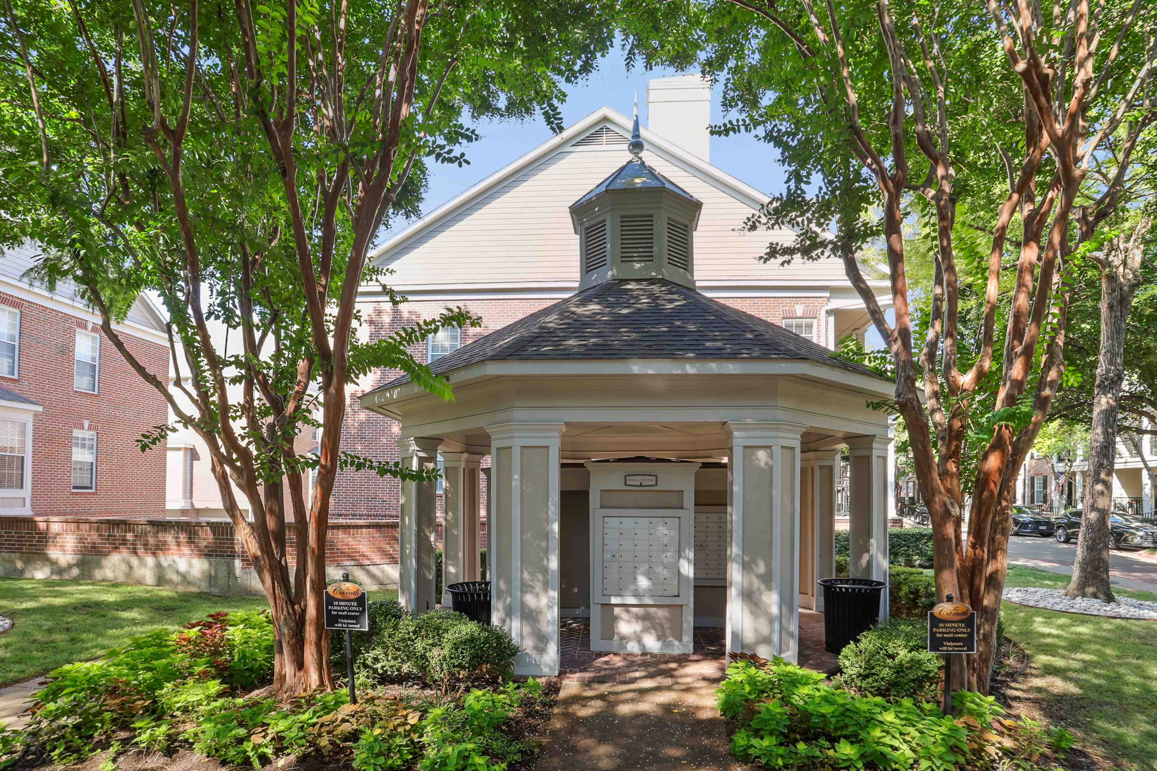 The Caruth Premier Townhome Apartments Image 39