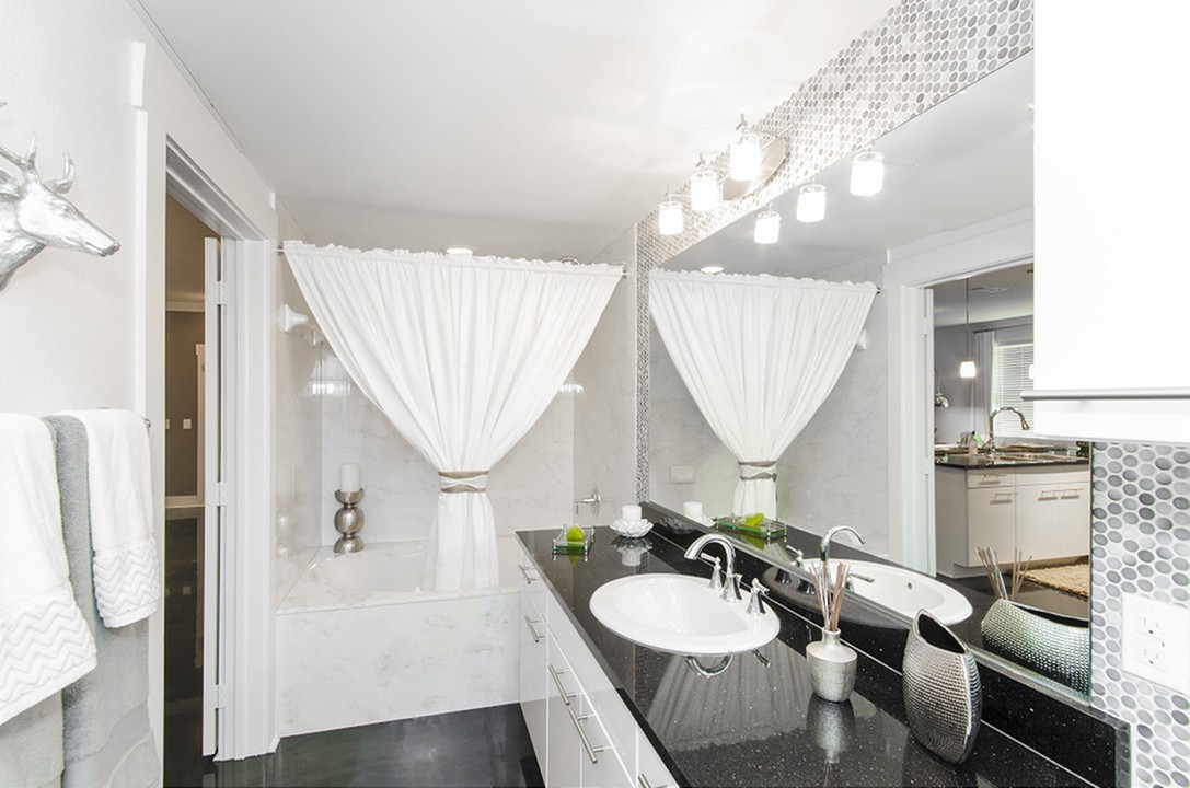 The Towers Woodland Image 6