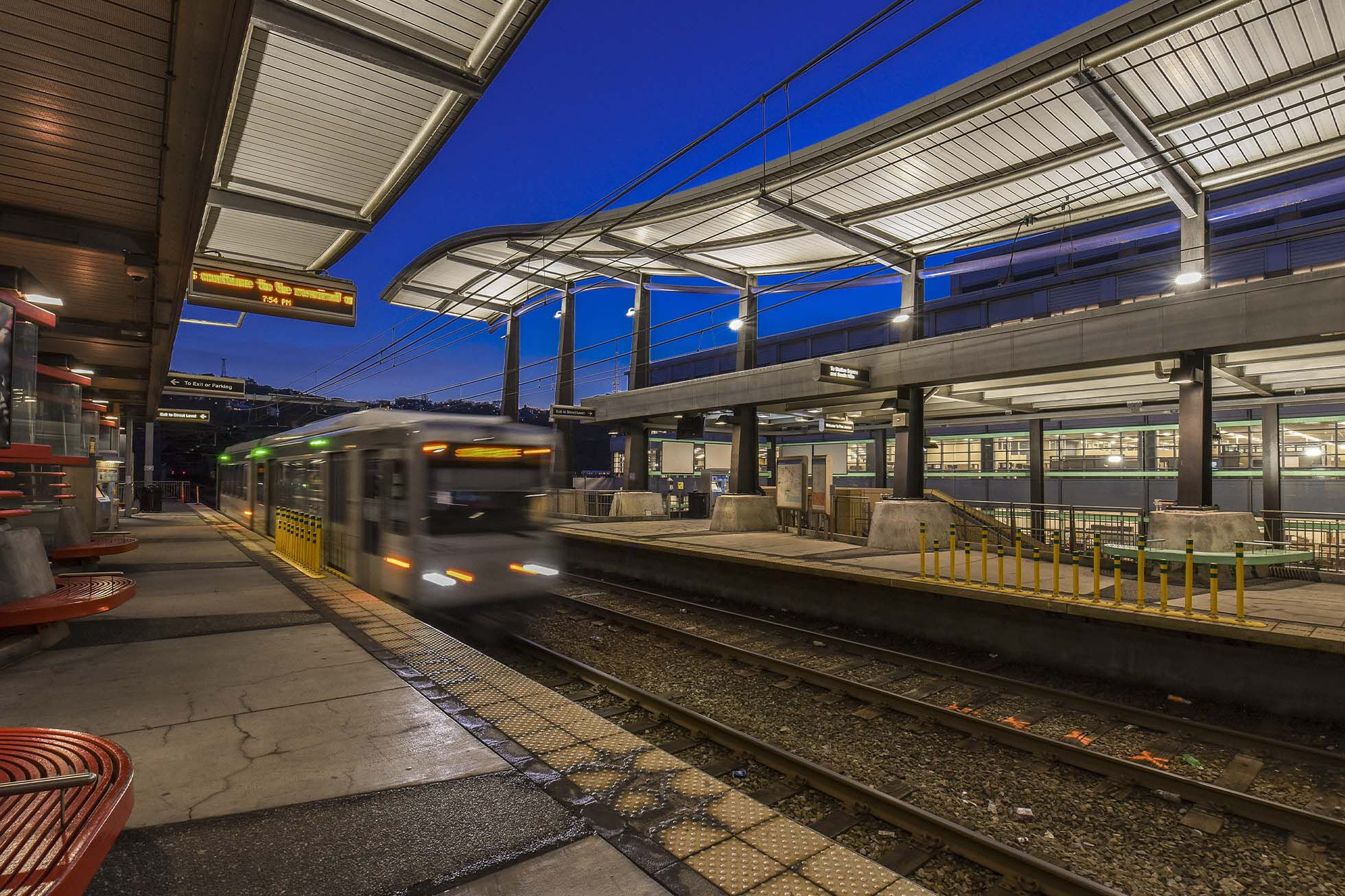 Terminal 21 Image 21