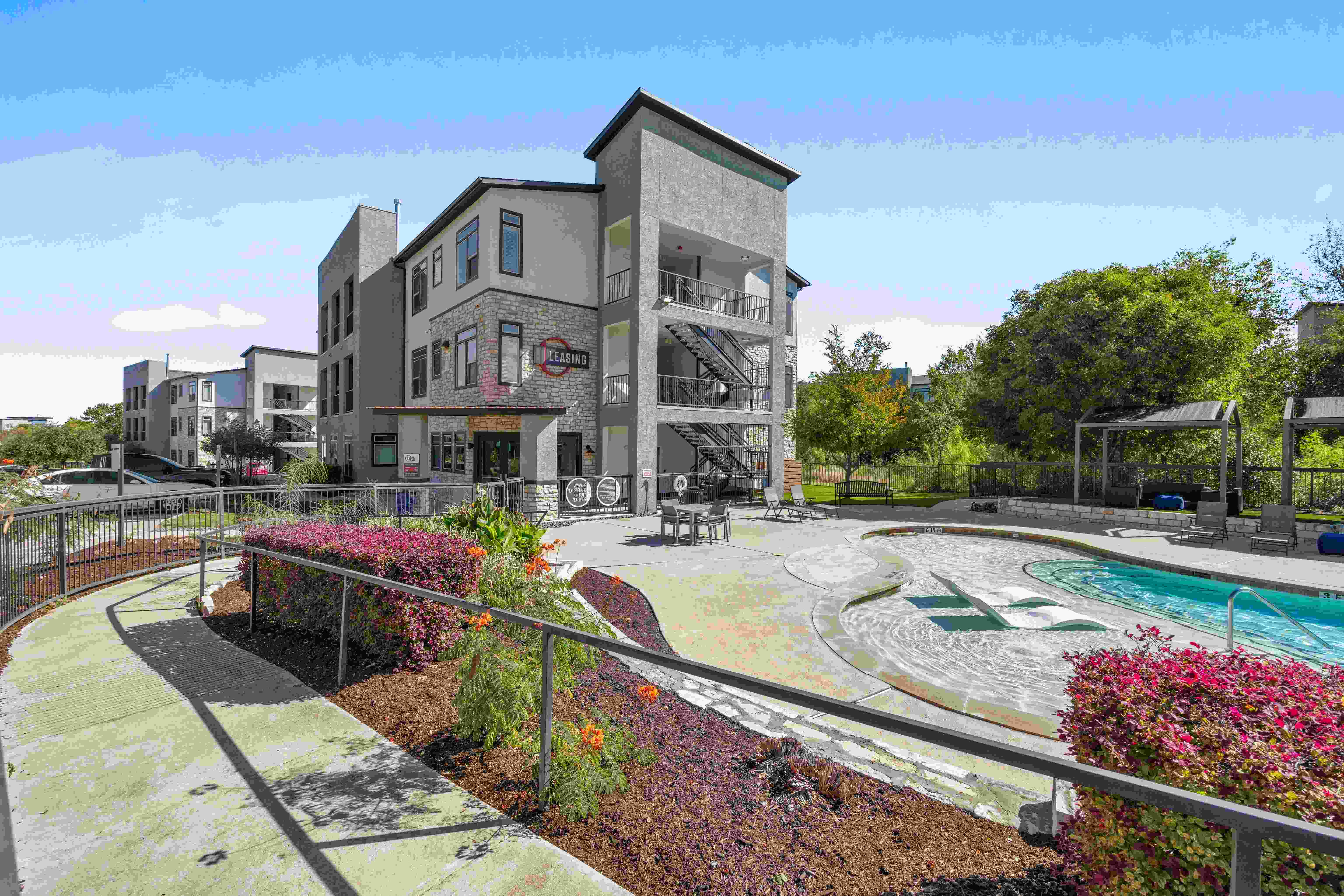 Radius on Grove Image 34