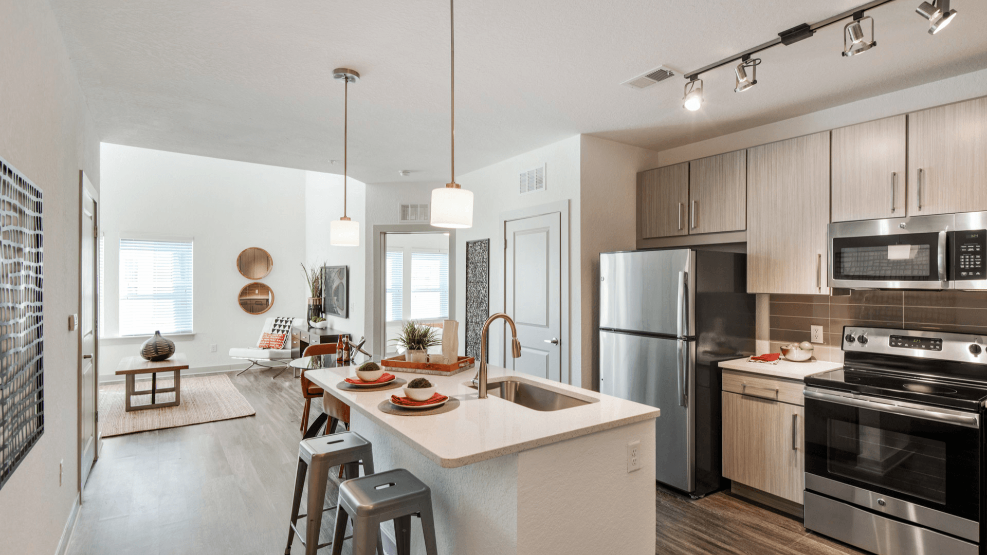 Grady Square Image 3