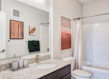 Bold on Boulevard Image 10