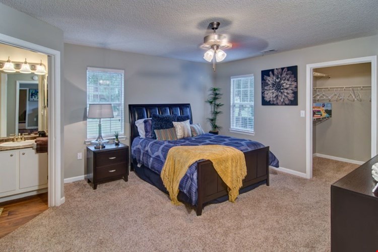 Huntington Chase Image 7