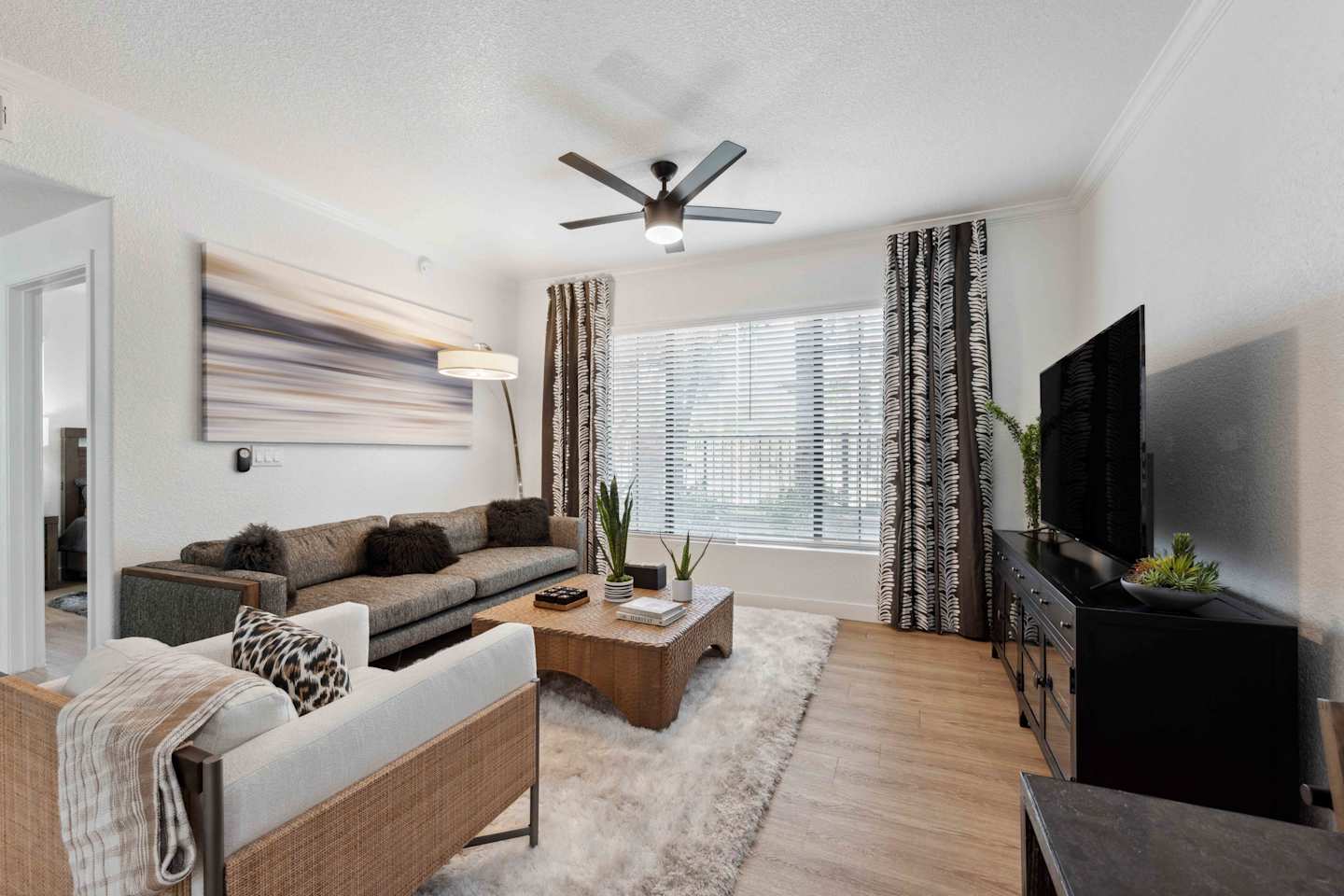 The Laurel Apartments Image 13