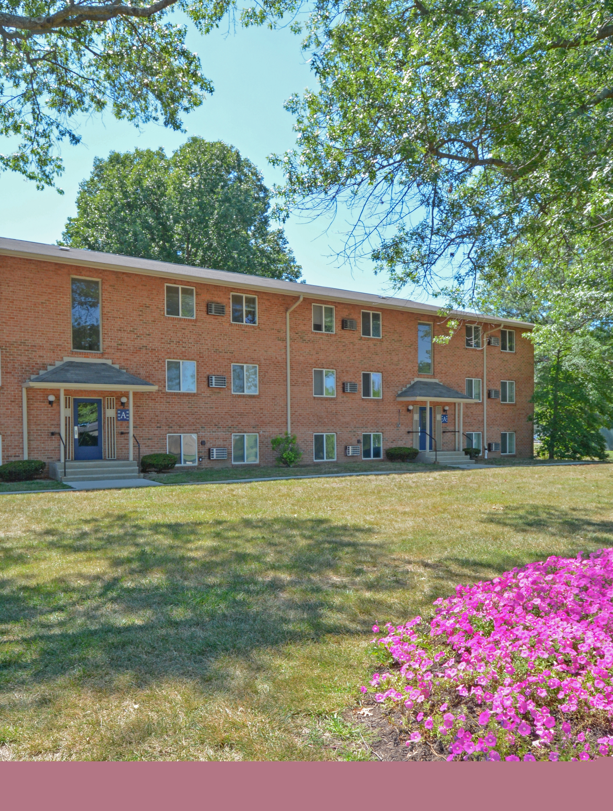 Lake Club Apartments Residential Building